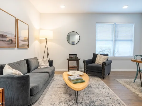660 Bloomfield Ave #203, Bloomfield Twp., NJ 07003
