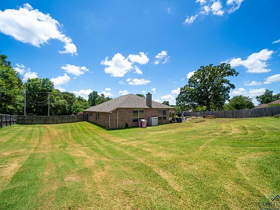 2nd image of 3409 Woodview Ln