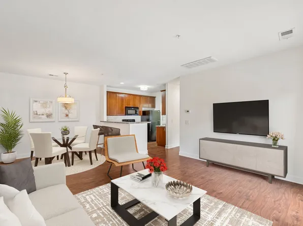 8221 Lenox Creekside Dr #B12, Antioch, TN 37013