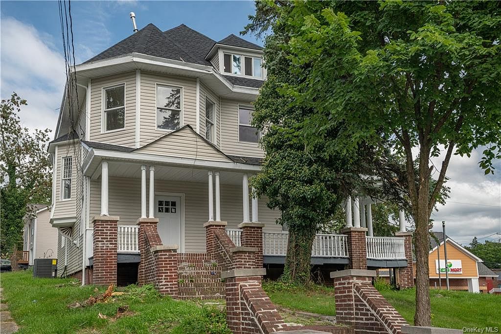 1875 Victorian Home in Middletown, NY Victorian Listings