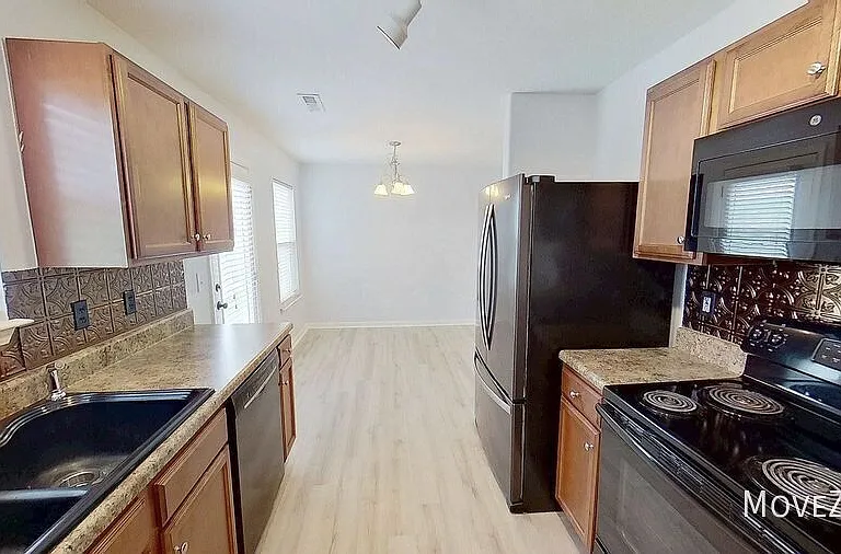1637 Brownairs Ln — Photo 15