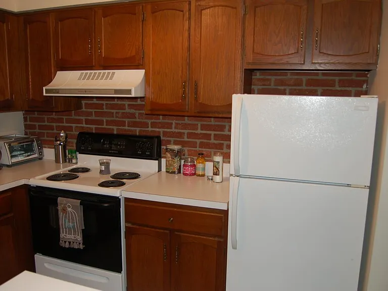 10 Colonial Estates Dr — Photo 8