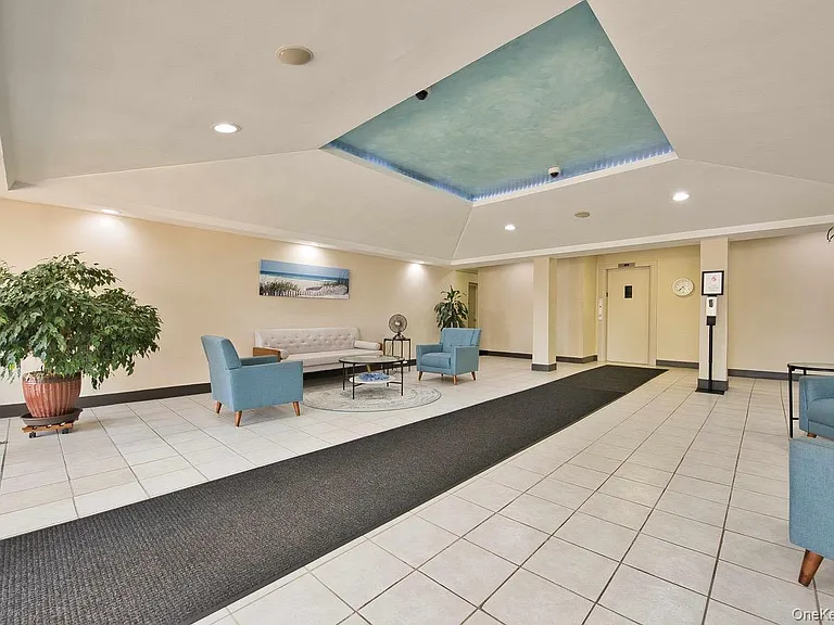 855 E Broadway #5B — Photo 3