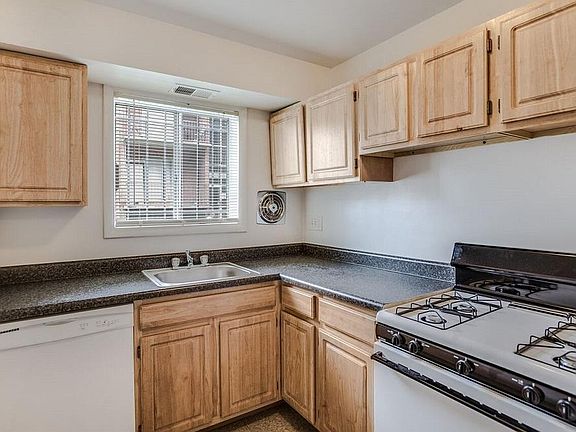 3rd image of 229 43rd Rd NE #203