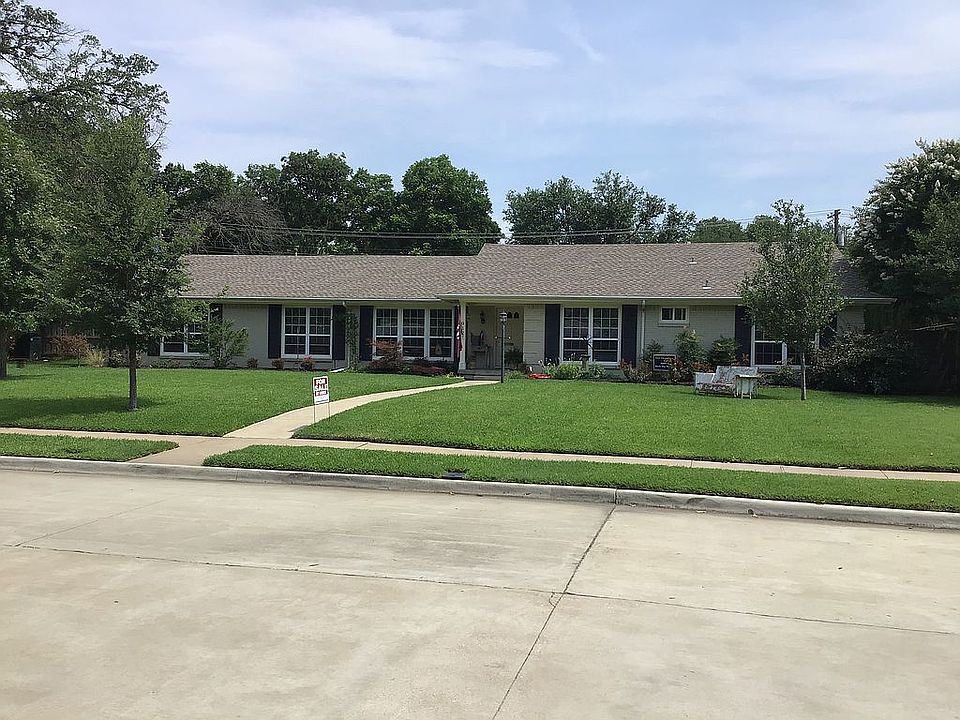 1st image of 912 Beechwood Dr