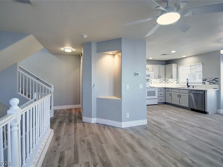 8401 Tiger Woods Ave — Photo 8