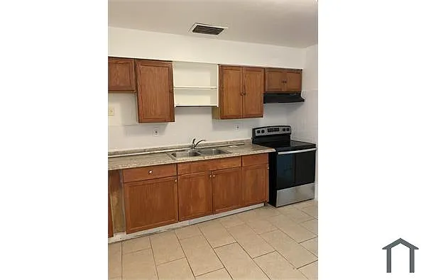 Building Photo - 1215 NE 117th St #1215