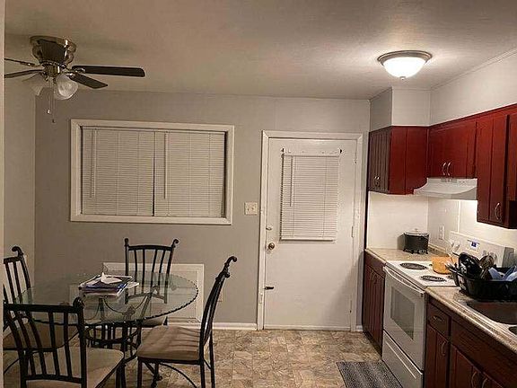 Each apartment is Eat-in in Kitchen