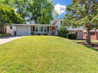 2533 Fair Oaks Dr, Saint Charles, MO 63301