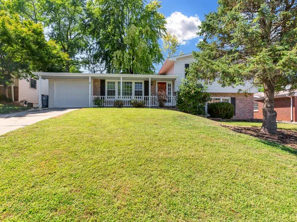 2533 Fair Oaks Dr, Saint Charles, MO 63301