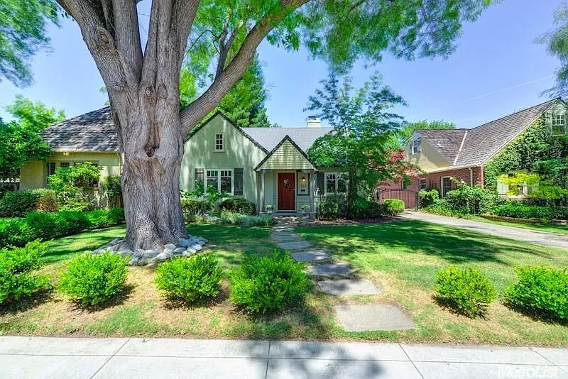 1109 Perkins Way photo 1
