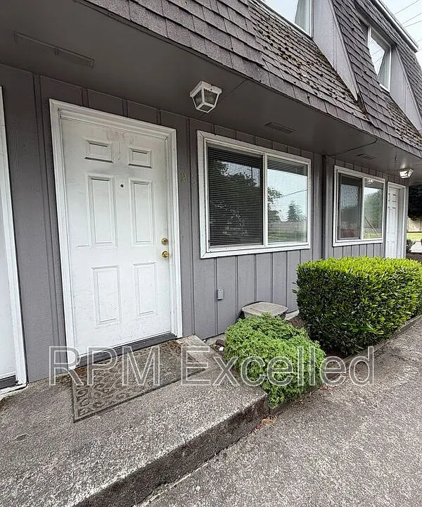 630 M St NE #2