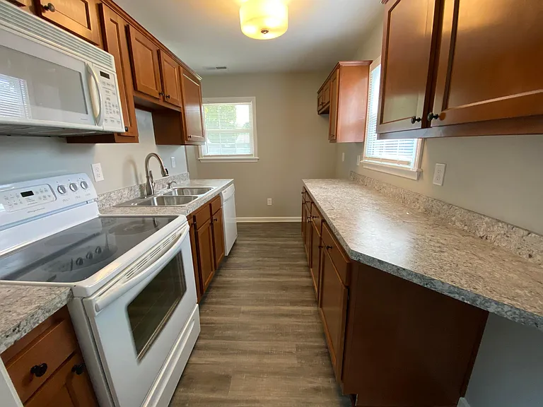 219 Eldorado Ave — Photo 7