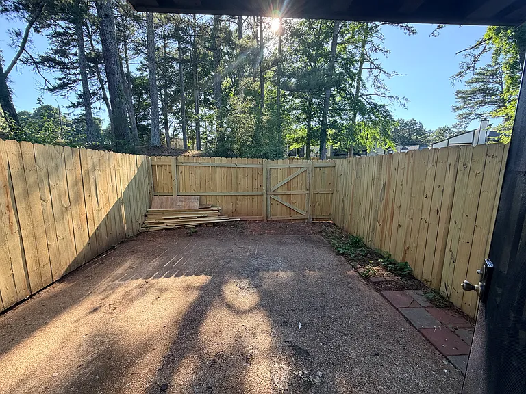 6049 Regent Mnr — Photo 15