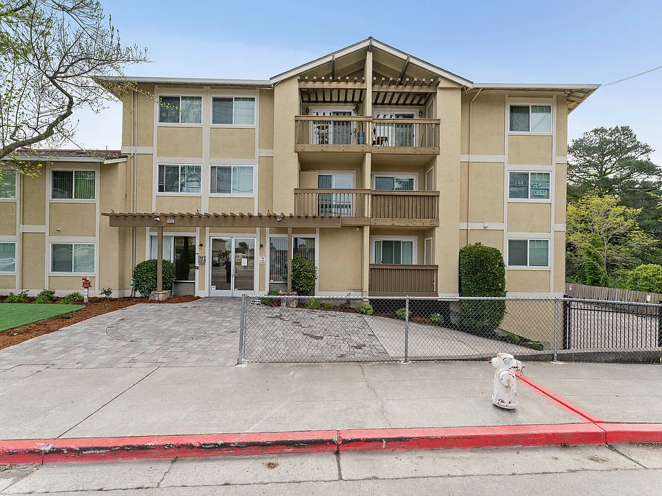Vista Creek Apartments