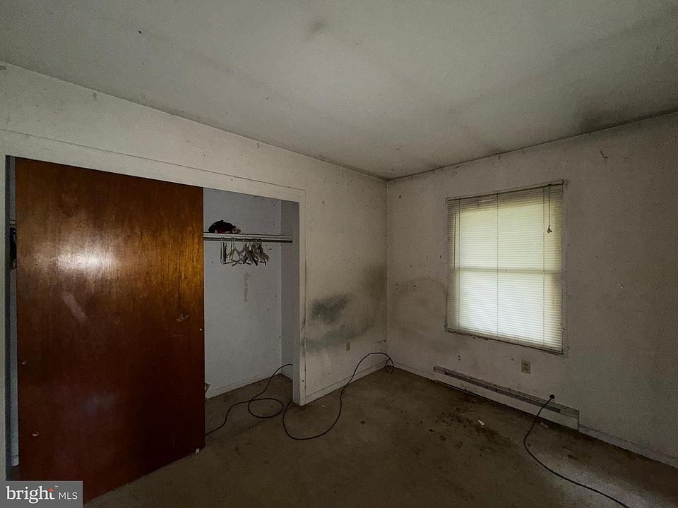 22nd image of 10540 Worton Rd