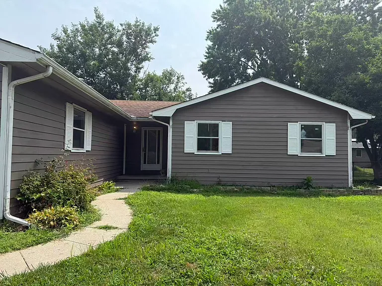 1814 Stratford Dr — Photo 14