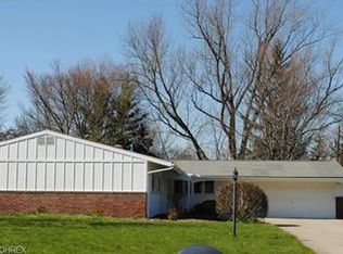 6727 Somerset Dr, Brecksville, OH 44141