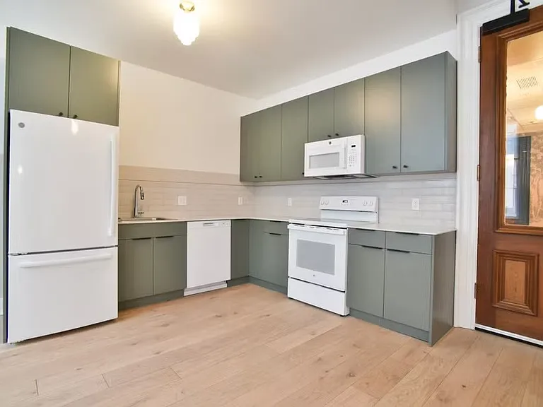 30 W Broad St #401 — Photo 2
