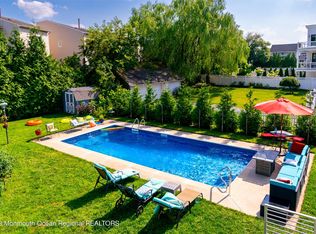 18 Valentine St, Monmouth Beach, NJ 07750