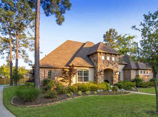 1030 Riverwood Dr, Longview, TX 75604