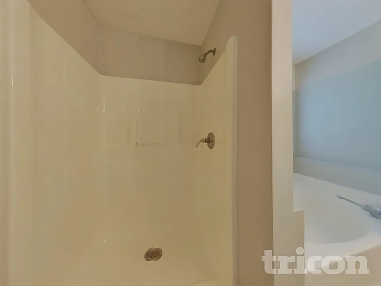 141 Fairfax Dr — Photo 9