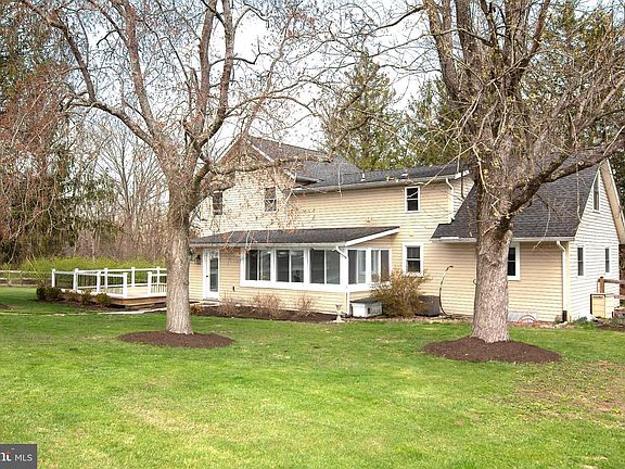 2nd image of 3061 Emmitsburg Rd