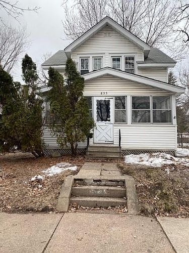 1st image of 835 Fairview Ave N