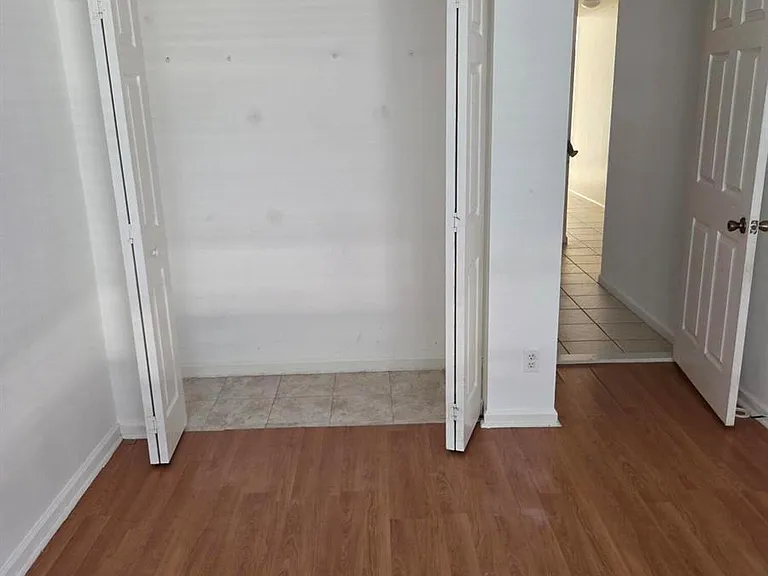 7093 Middlebury Dr — Photo 18