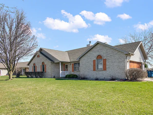 1426 Hunters Run Dr, Bourbonnais, IL 60914