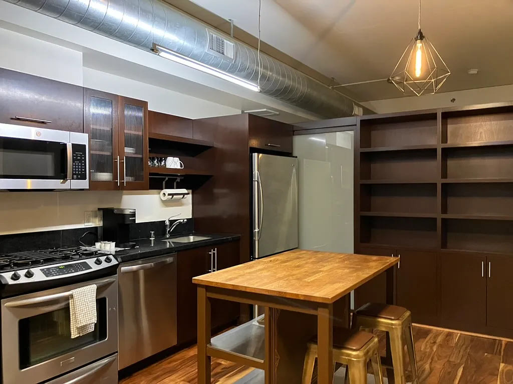 1111 S Grand Ave — Photo 4