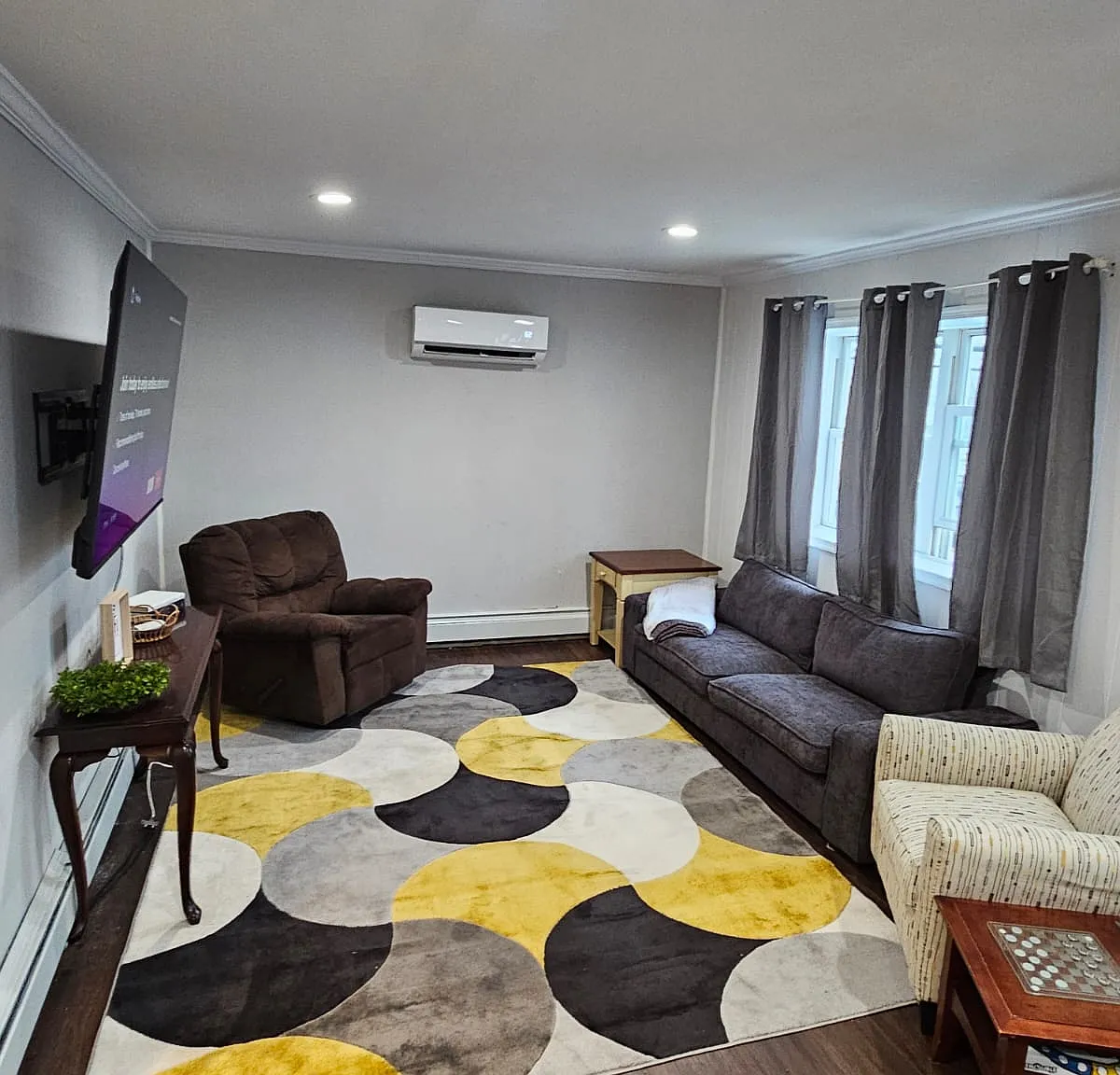 3 bed, $2,100 — Photo 4