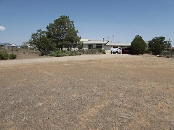 109 Church Rd, Edgewood, NM 87015