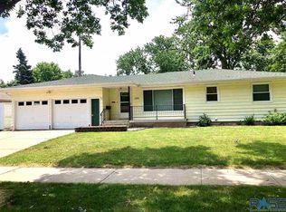 2909 S Hawthorne Ave, Sioux Falls, SD 57105
