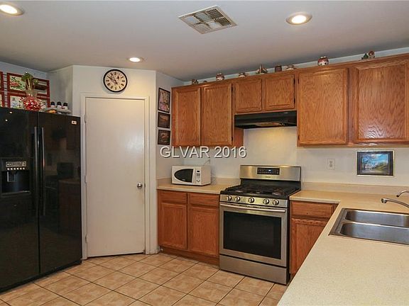 4th image of 12043 Giles St