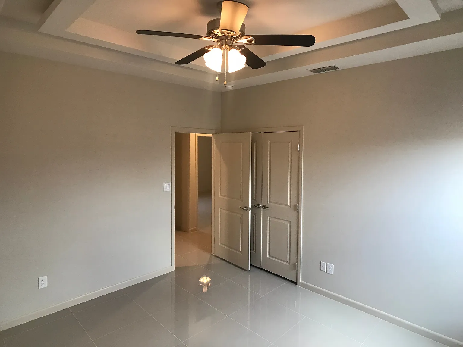 2 bed, 1050 sqft, $1,000 — Photo 3