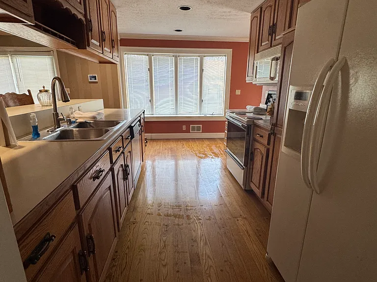 10507 Seatonville Rd — Photo 18