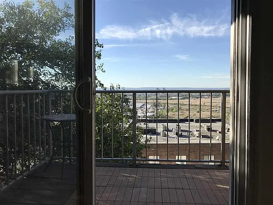 Rented by Urban Luxe | media 8