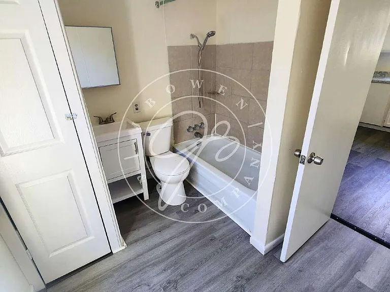 1219 Peck St — Photo 8