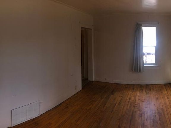 4th image of 326 W C St Unit A