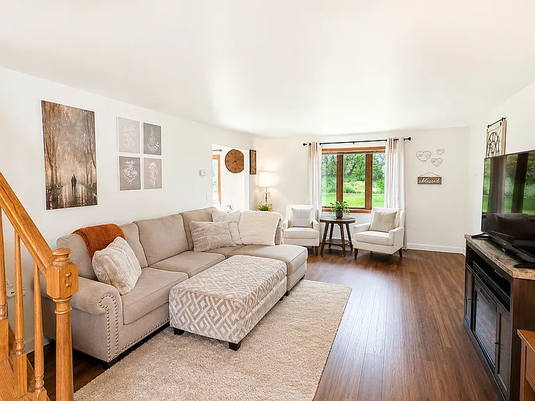 2942 W Hiawatha Dr — Photo 2