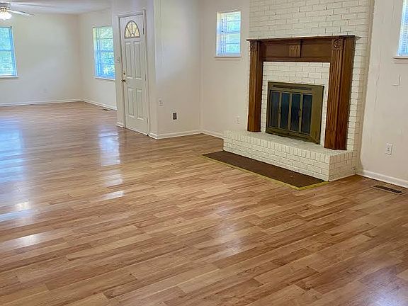 3rd image of 3353 Carrington Rd