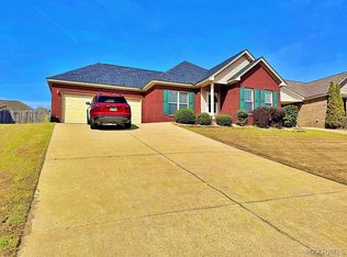 359 Ridgeview Dr, Millbrook, AL 36054