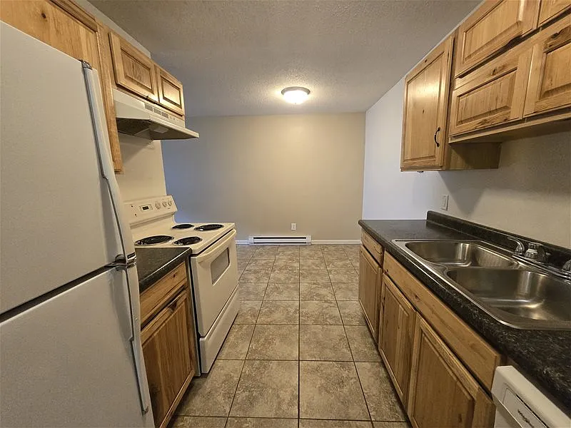 2 bed, 1.0 bath, 837 sqft, $895 — Photo 3