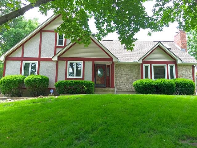 1st image of 1400 NW Weatherstone Dr