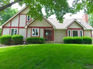 1400 NW Weatherstone Dr, Blue Springs, MO 64015