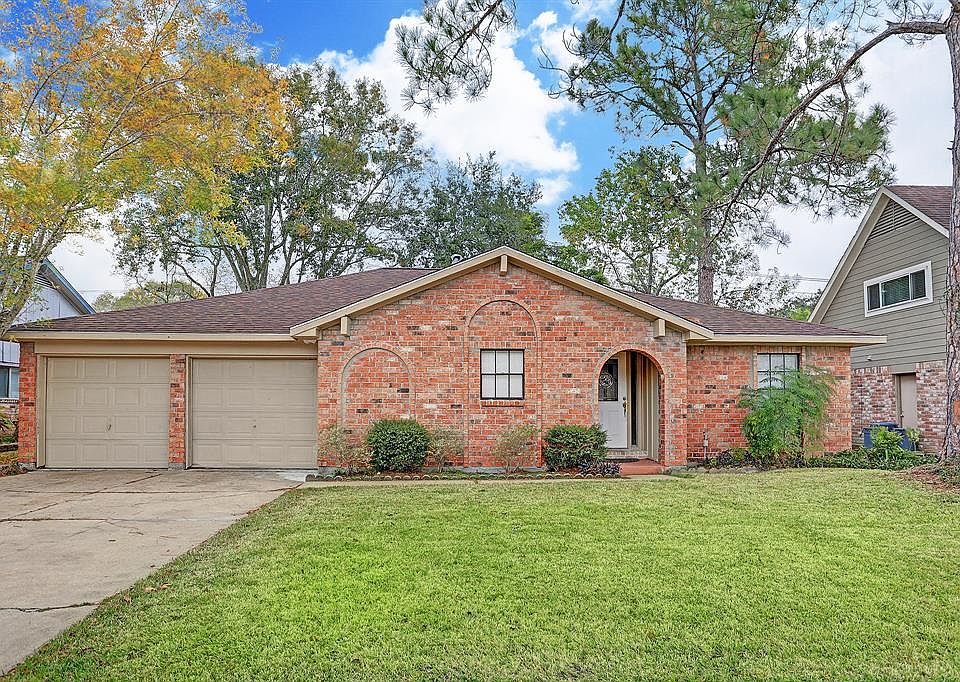 1st image of 15819 Bougainvilla Ln