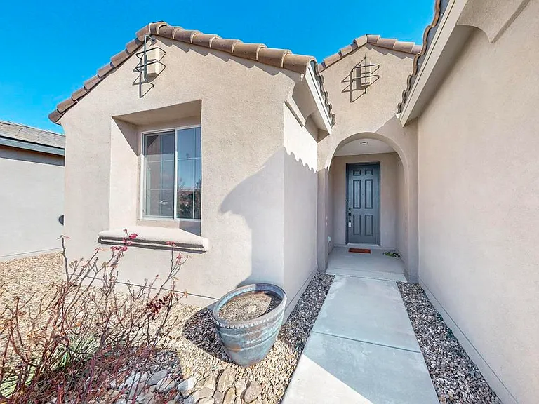 6405 Kings Canyon Cv NE — Photo 44