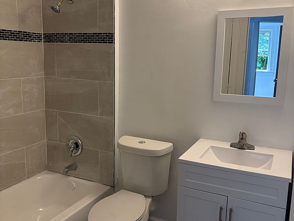 5th image of 10616 Nelson Ave