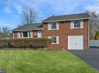 121 Cottage Ave, Moorestown, NJ 08057